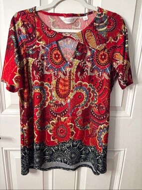 EUC Allison Taylor Red Multicolor Paisley Keyhole Blouse